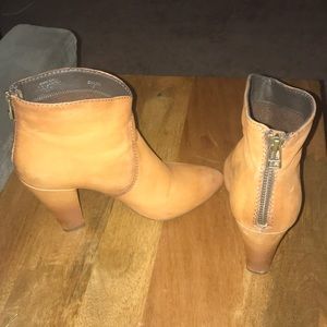 Size8 Steven by Steve Madden Carmel Bailen booties